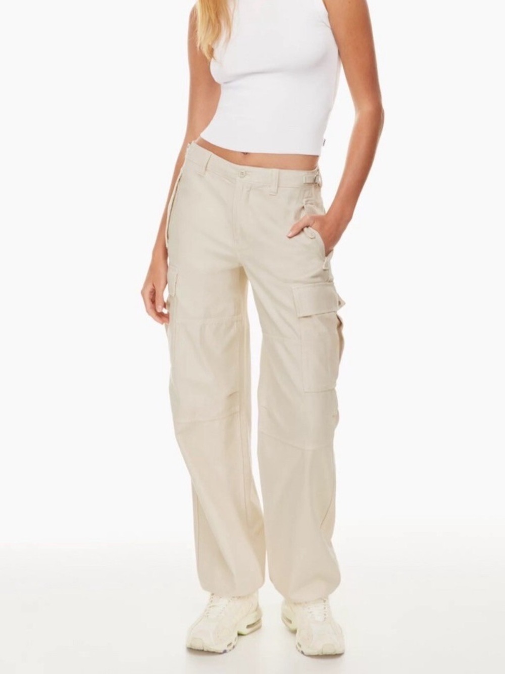 Aritzia TNA Cargo Pants Cream Size 4